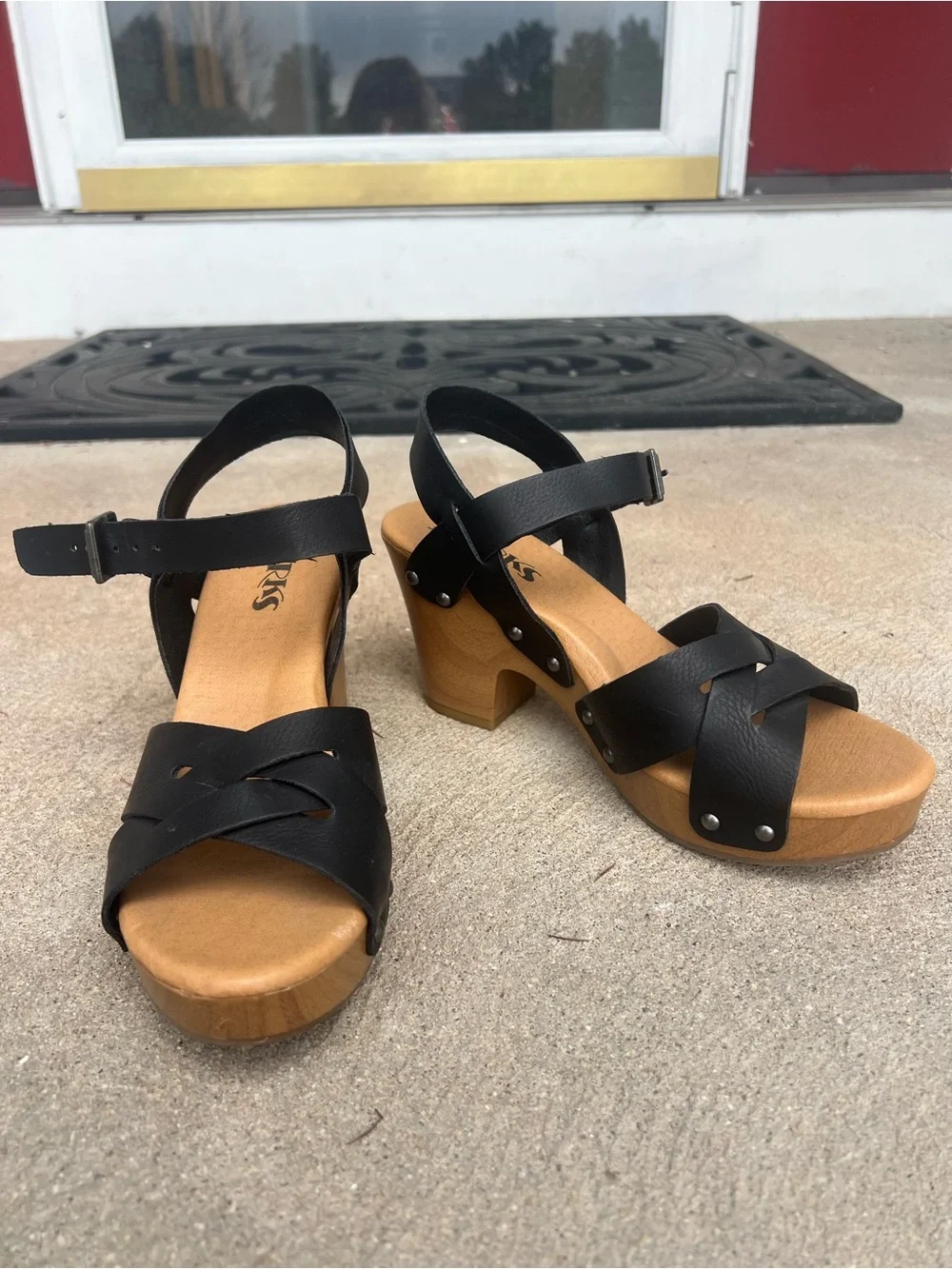 Korks Black Leather Woven Clog Platform Sandals